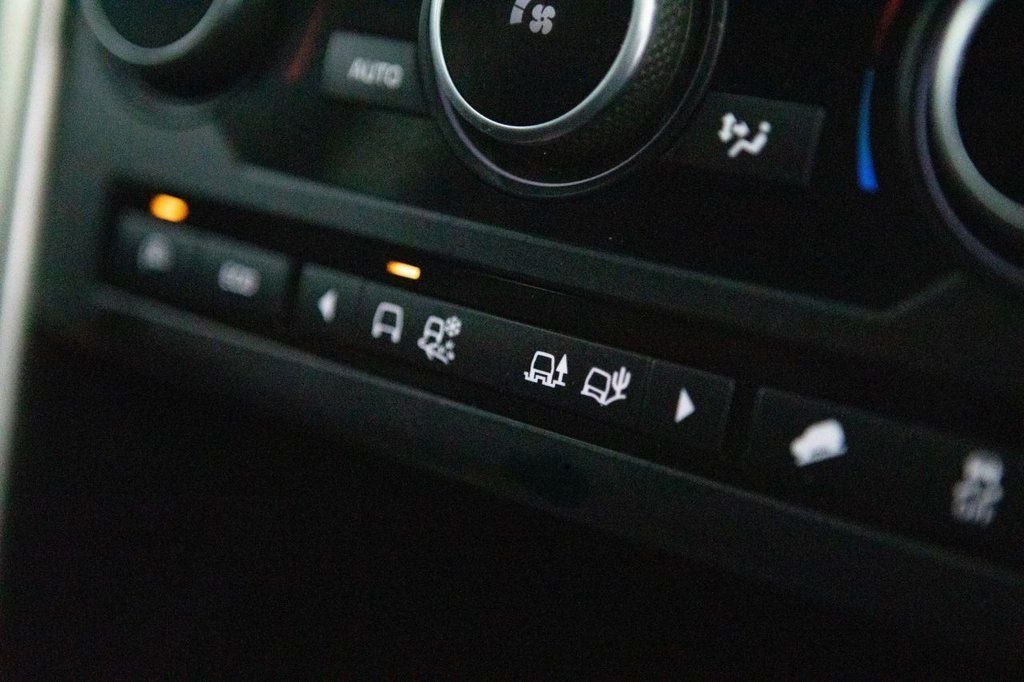 Used Land Rover Discovery Sport 2015 for sale - 77919687: Photo 31