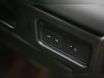 Used Land Rover Discovery Sport 2015 for sale - 77919687: Photo