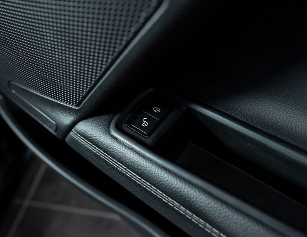 Used Jaguar XE 2017 for sale - 77879934: Photo 29