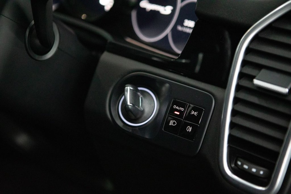 Used Porsche Cayenne 2018 for sale - 77764714: Photo 25