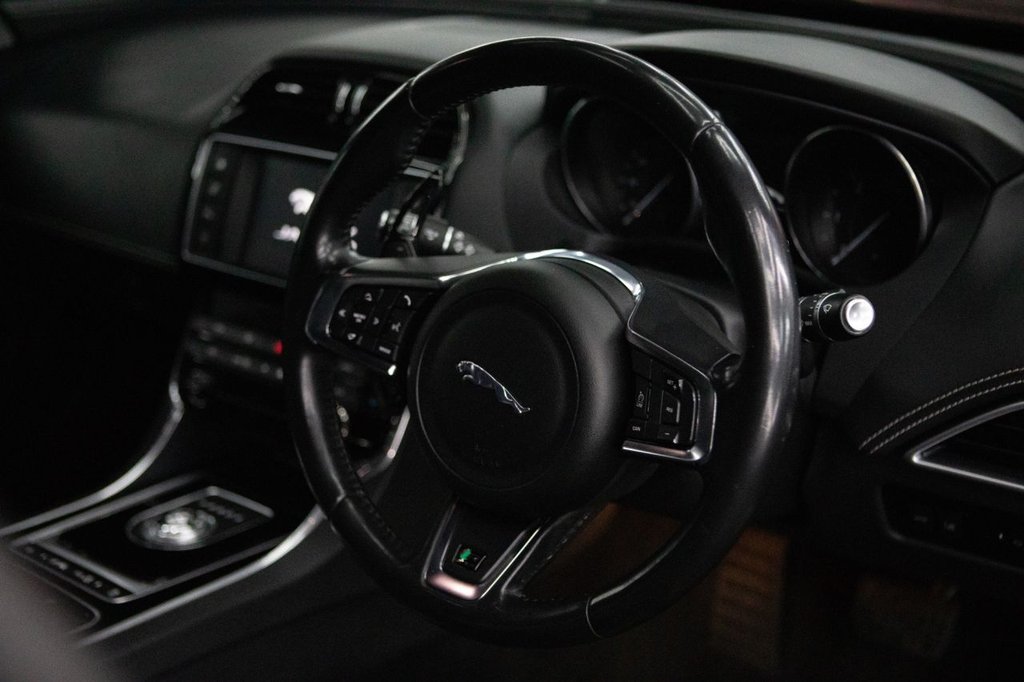 Used Jaguar XE 2017 for sale - 77820786: Photo 32