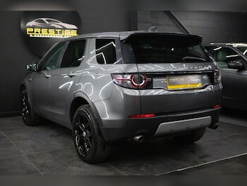 Used Land Rover Discovery Sport 2016 for sale - 77764589: Photo