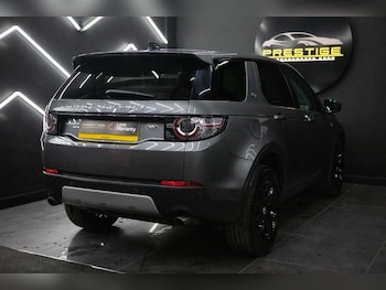 Used Land Rover Discovery Sport 2016 for sale - 77764589: Photo