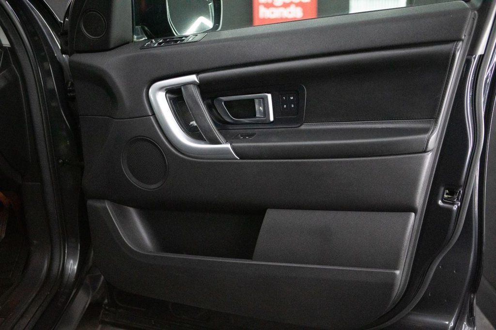 Used Land Rover Discovery Sport 2017 for sale - 77764590: Photo 32