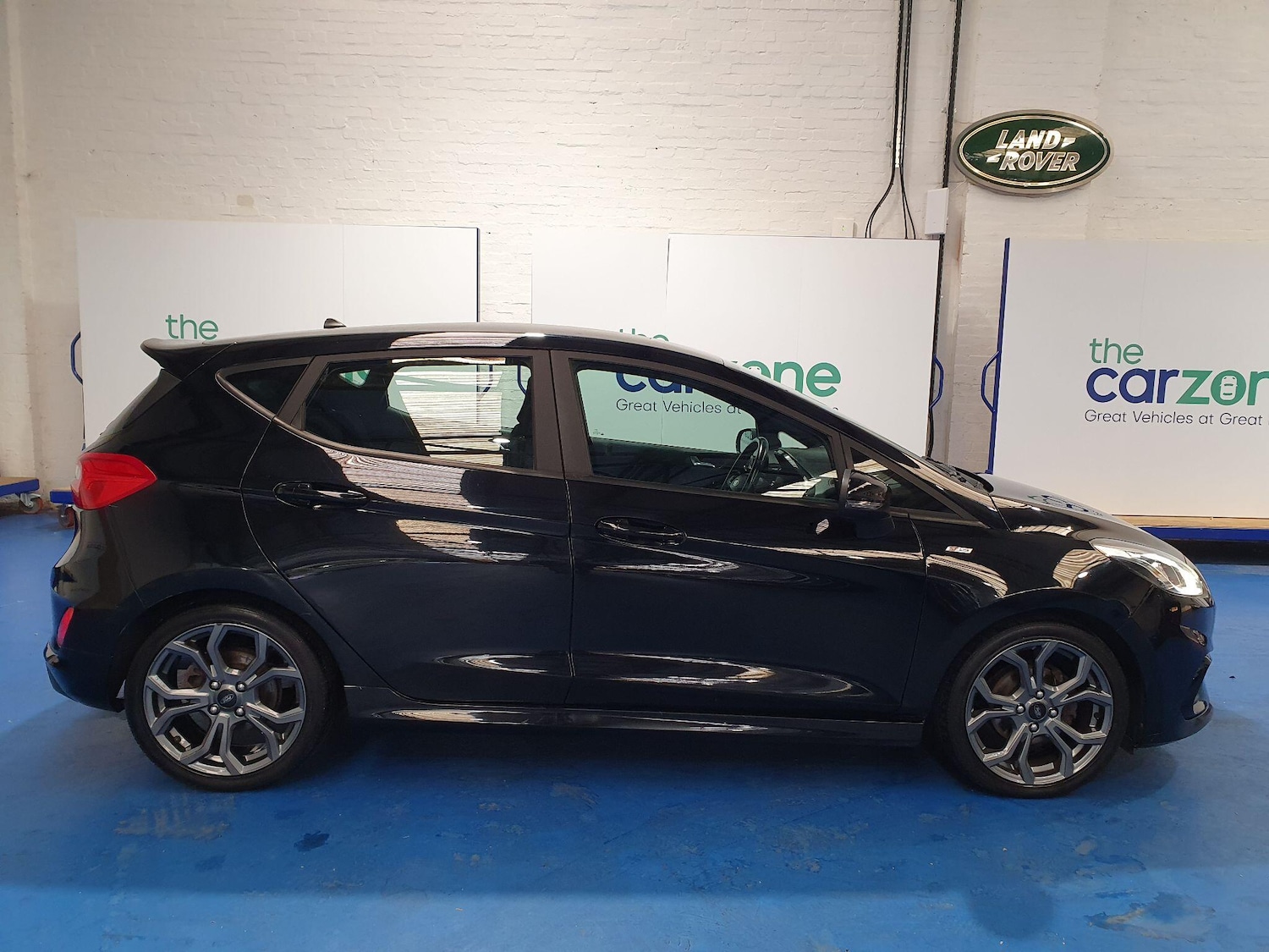 Used Ford Fiesta 2018 for sale - 76327231: Photo 2