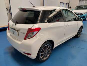 Used Toyota Yaris 2012 for sale - 75145150: Photo