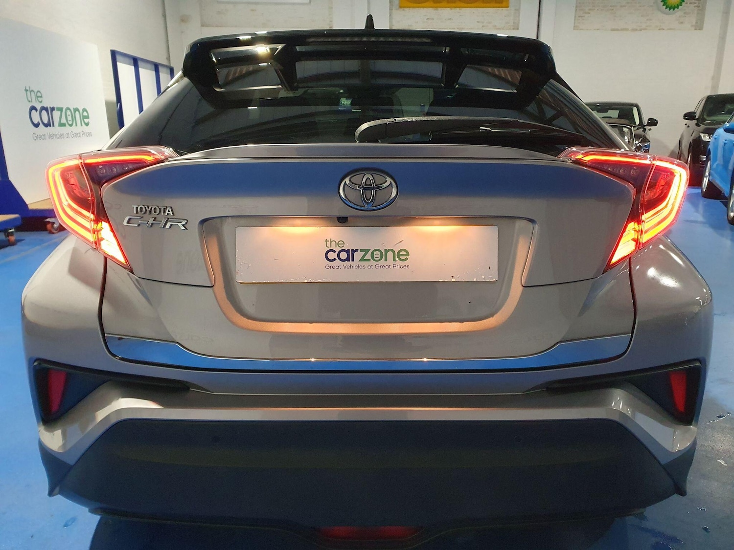 Used Toyota C-HR 2017 for sale - 76620462: Photo 4