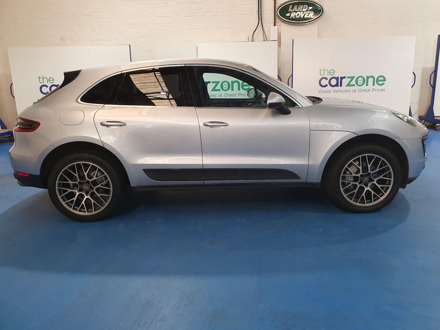 Used Porsche Macan 2015 for sale - 77057549: Photo 2