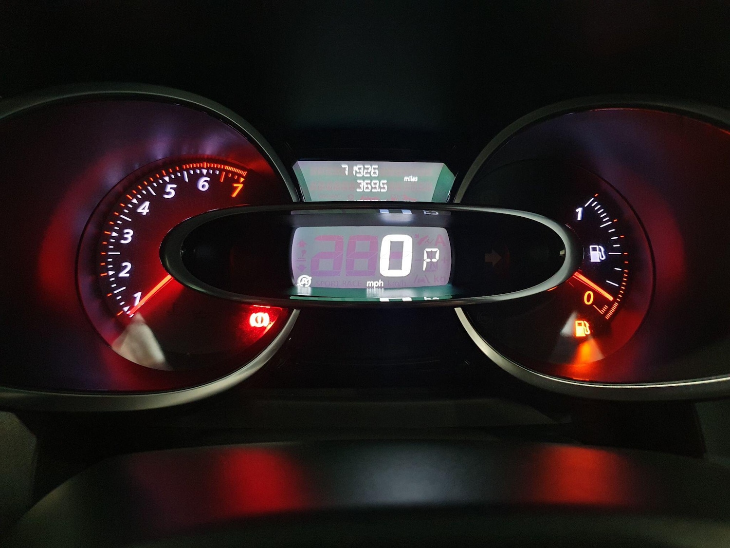 Used Renault Clio 2016 for sale - 76457553: Photo 10