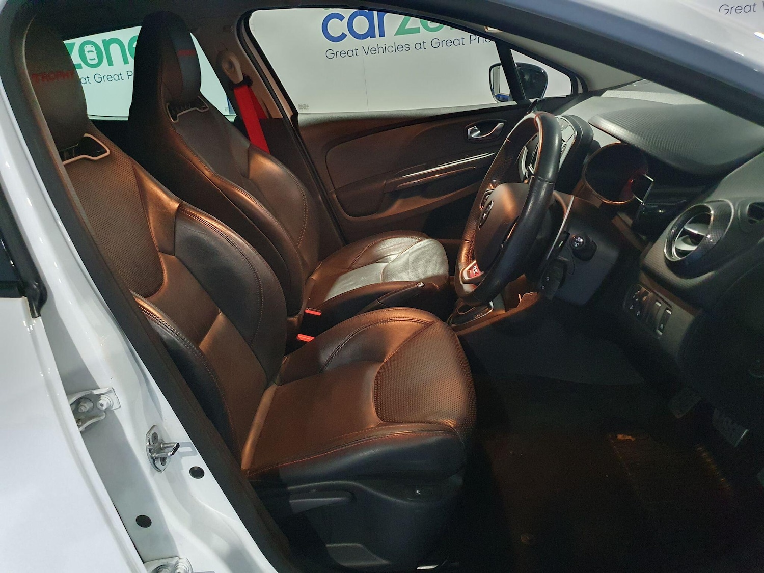 Used Renault Clio 2016 for sale - 76457553: Photo 9