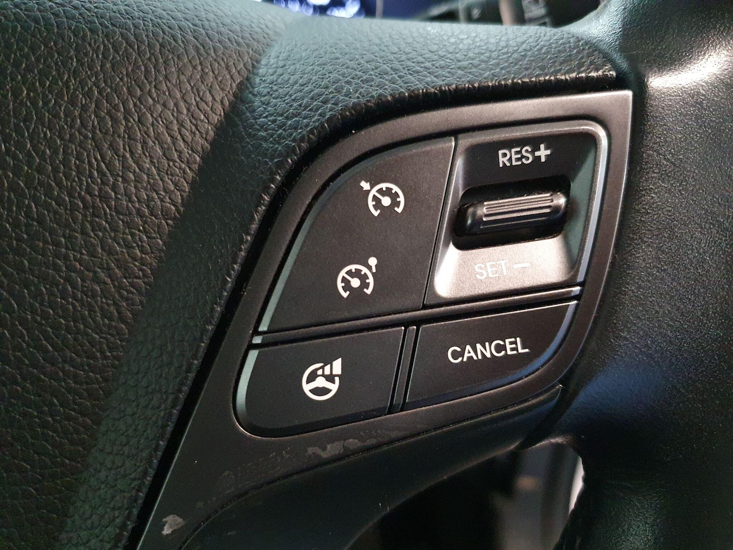 Used Hyundai Santa Fe 2016 for sale - 76996918: Photo 14