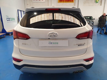 Used Hyundai Santa Fe 2016 for sale - 76996918: Photo