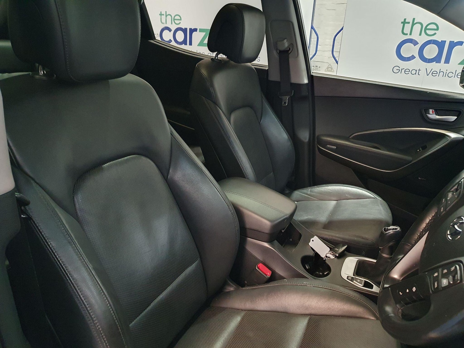 Used Hyundai Santa Fe 2016 for sale - 76996918: Photo 9