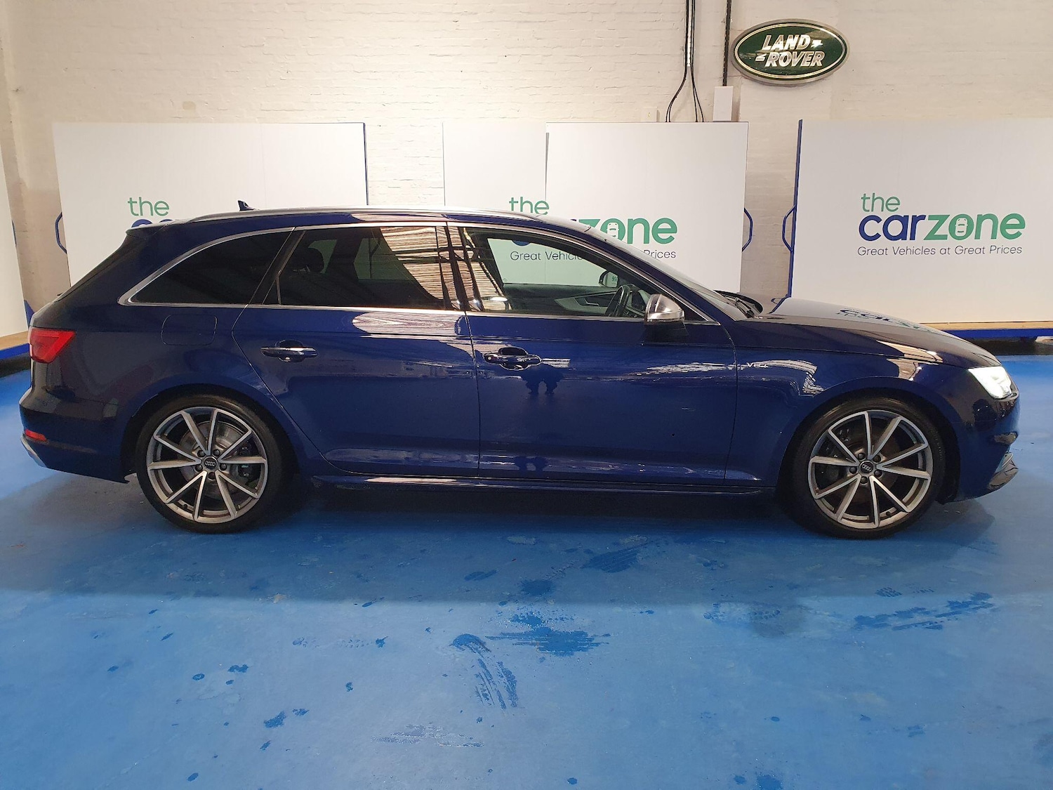 Used Audi A4 2017 for sale - 77587193: Photo 2