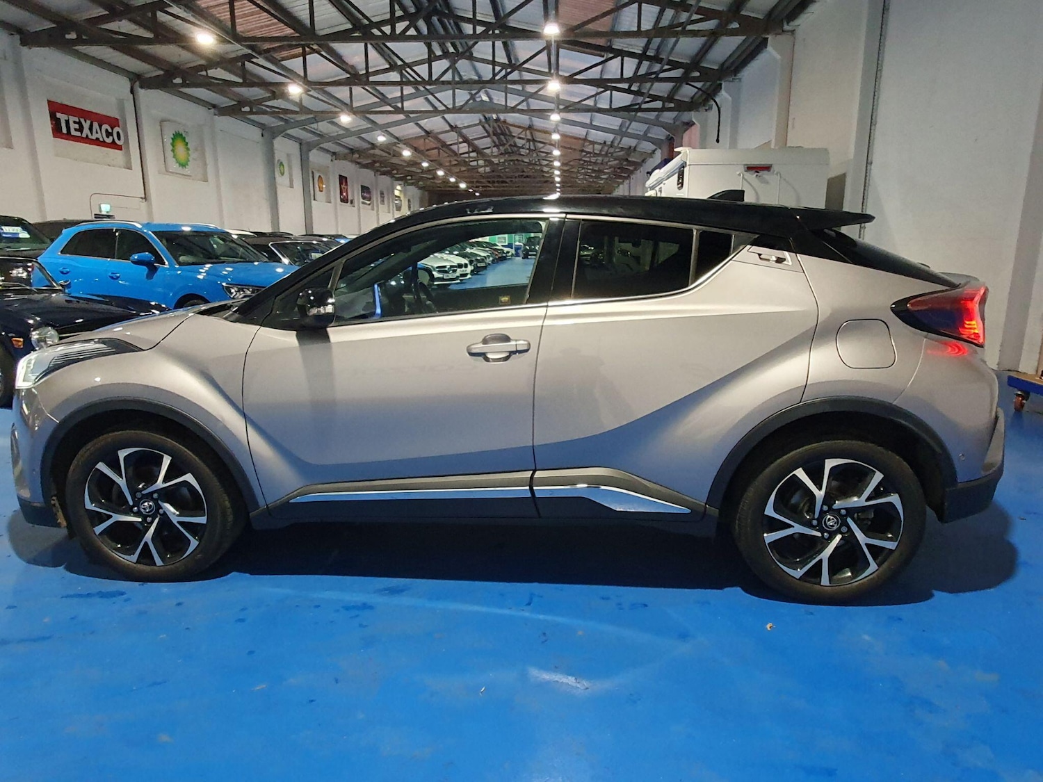 Used Toyota C-HR 2017 for sale - 76965395: Photo 6