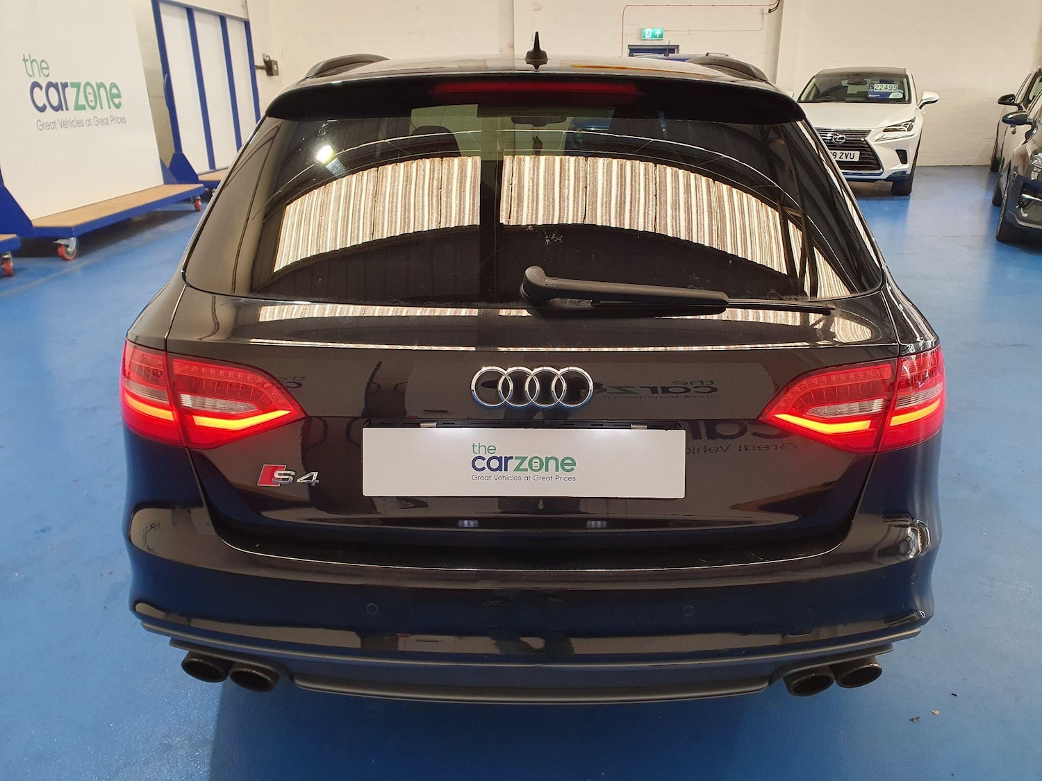 Used Audi A4 2014 for sale - 76473642: Photo 4