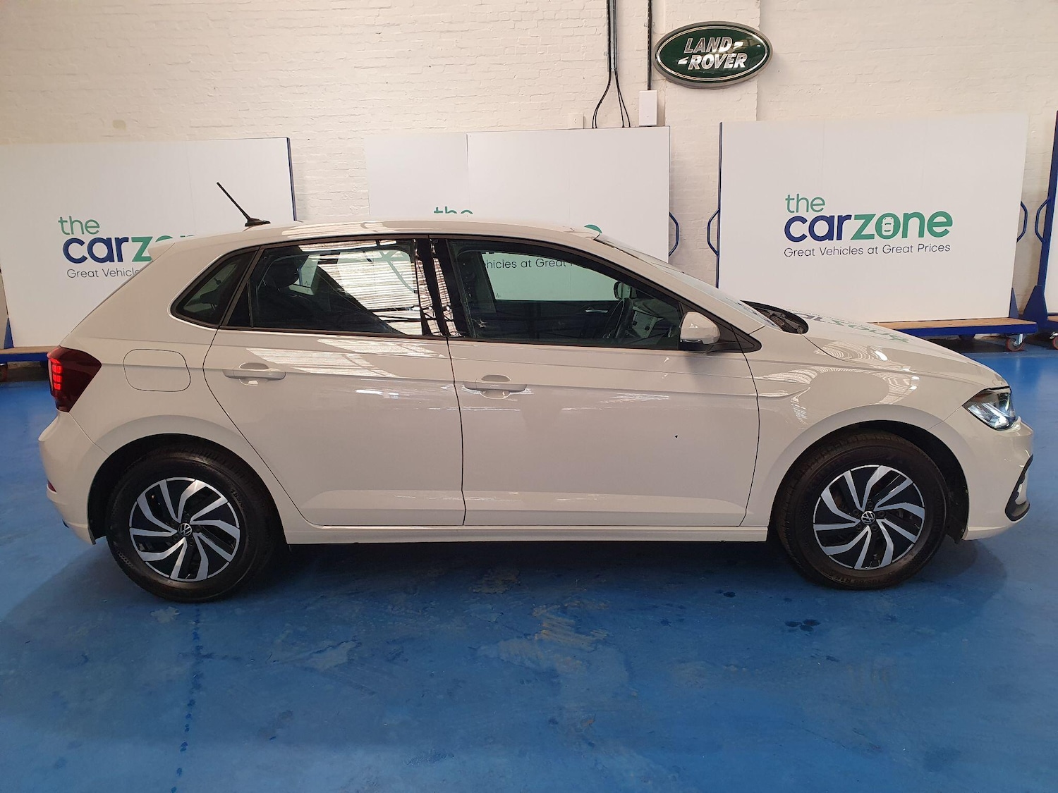 Used Volkswagen Polo 2023 for sale - 77993553: Photo 2