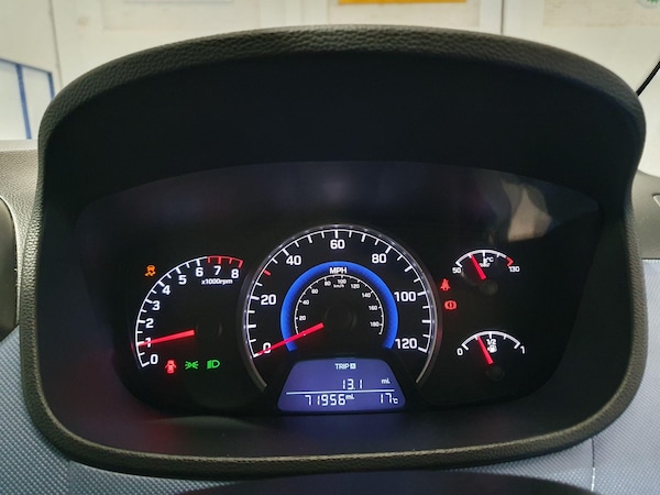 Used Hyundai i10 2014 for sale - 76270725: Photo 10