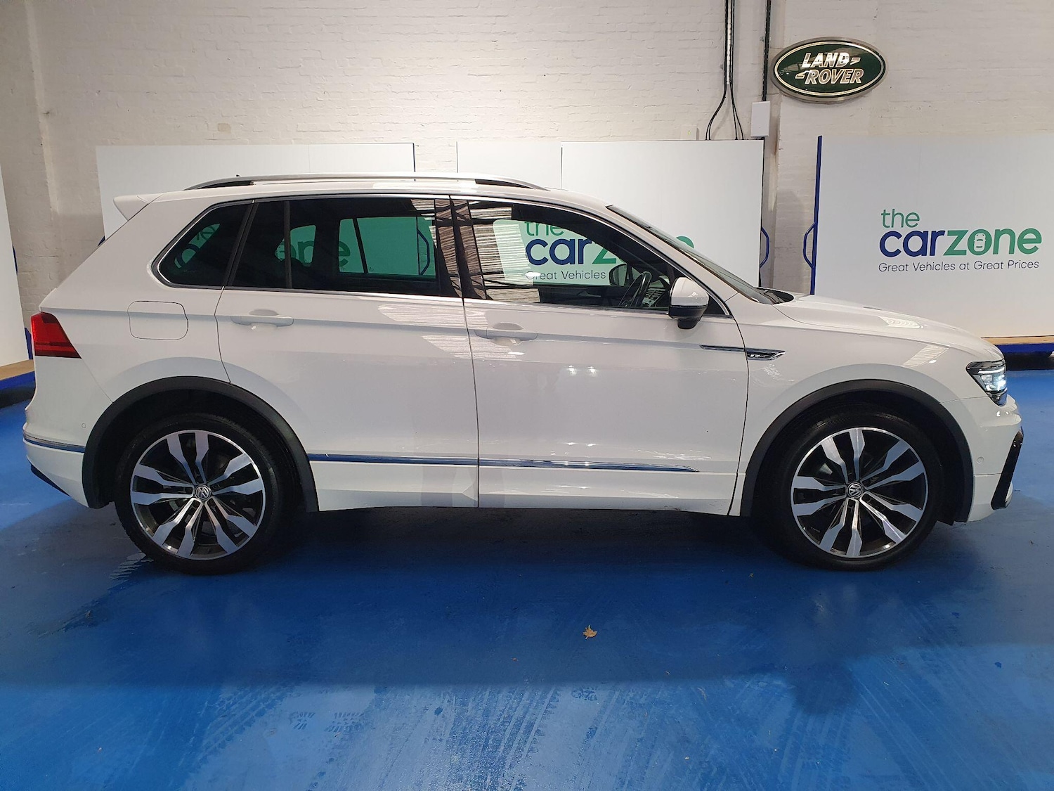 Used Volkswagen Tiguan 2019 for sale - 76765291: Photo 2