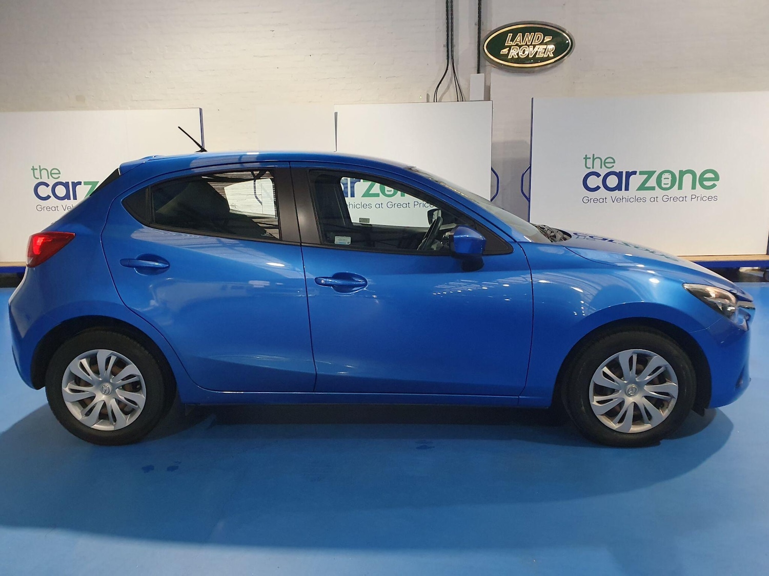 Used Mazda Mazda2 2015 for sale - 77456446: Photo 2