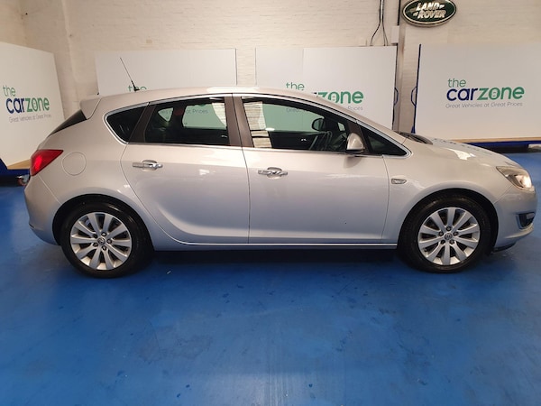 Used Vauxhall Astra 2012 for sale - 76259492: Photo 2