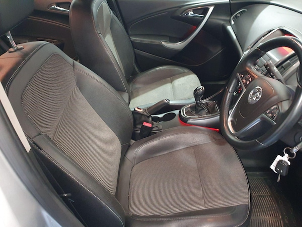 Used Vauxhall Astra 2012 for sale - 76259492: Photo 9