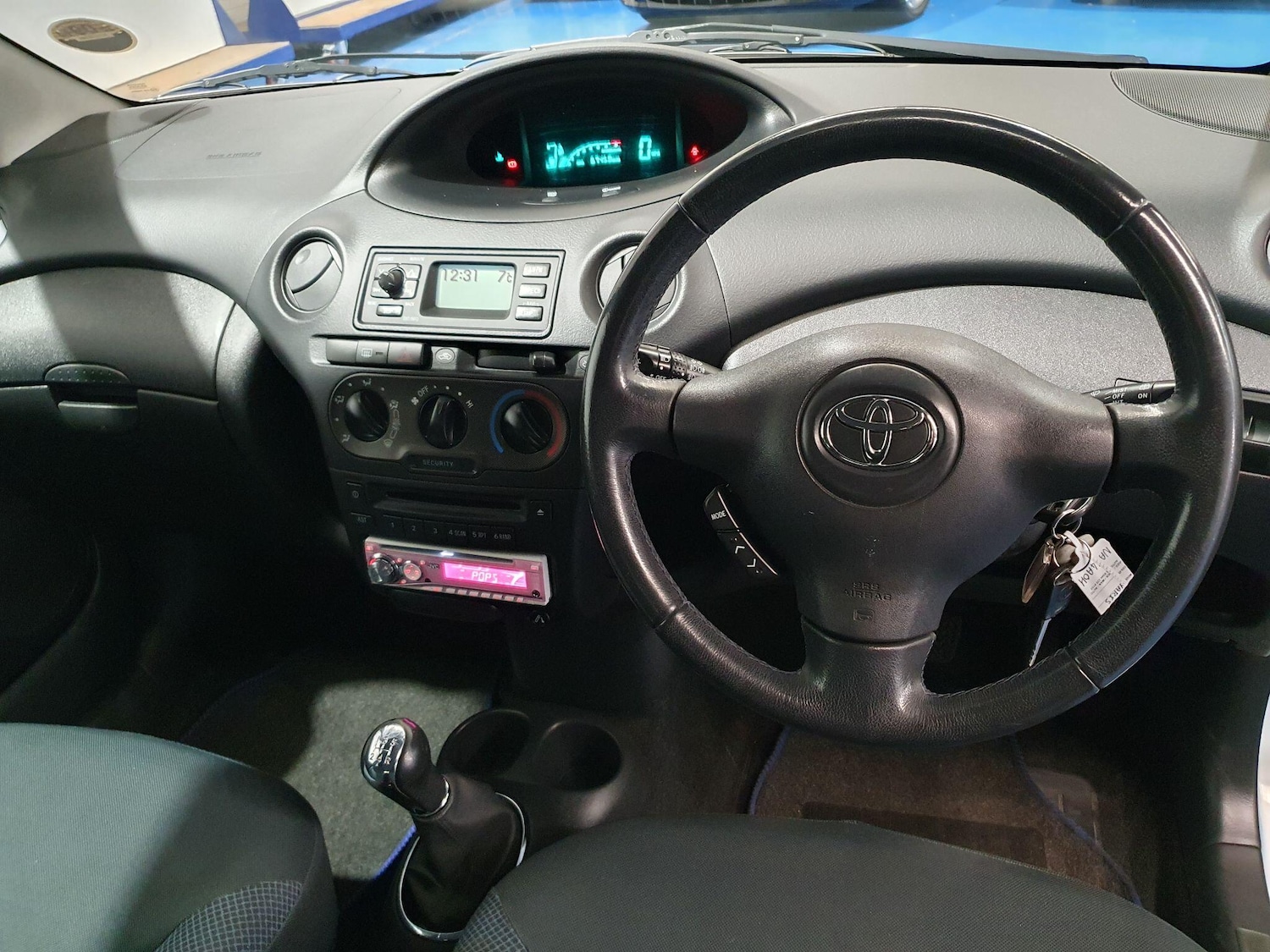 Used Toyota Yaris 2004 for sale - 77216238: Photo 10