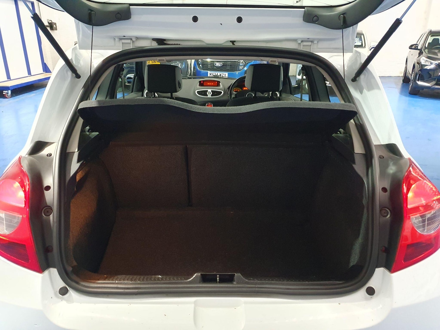 Used Renault Clio 2011 for sale - 76337179: Photo 12