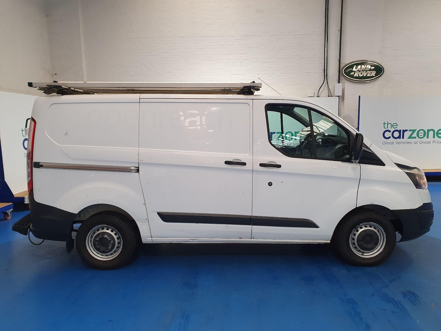 Used Ford Transit Custom 2017 for sale - 76765910: Photo 2
