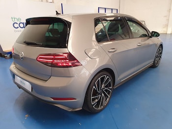 Used Volkswagen Golf 2017 for sale - 75949135: Photo