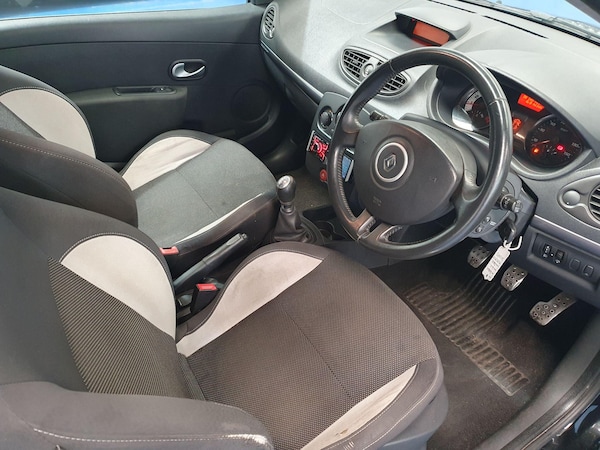 Used Renault Clio 2012 for sale - 75707915: Photo 11