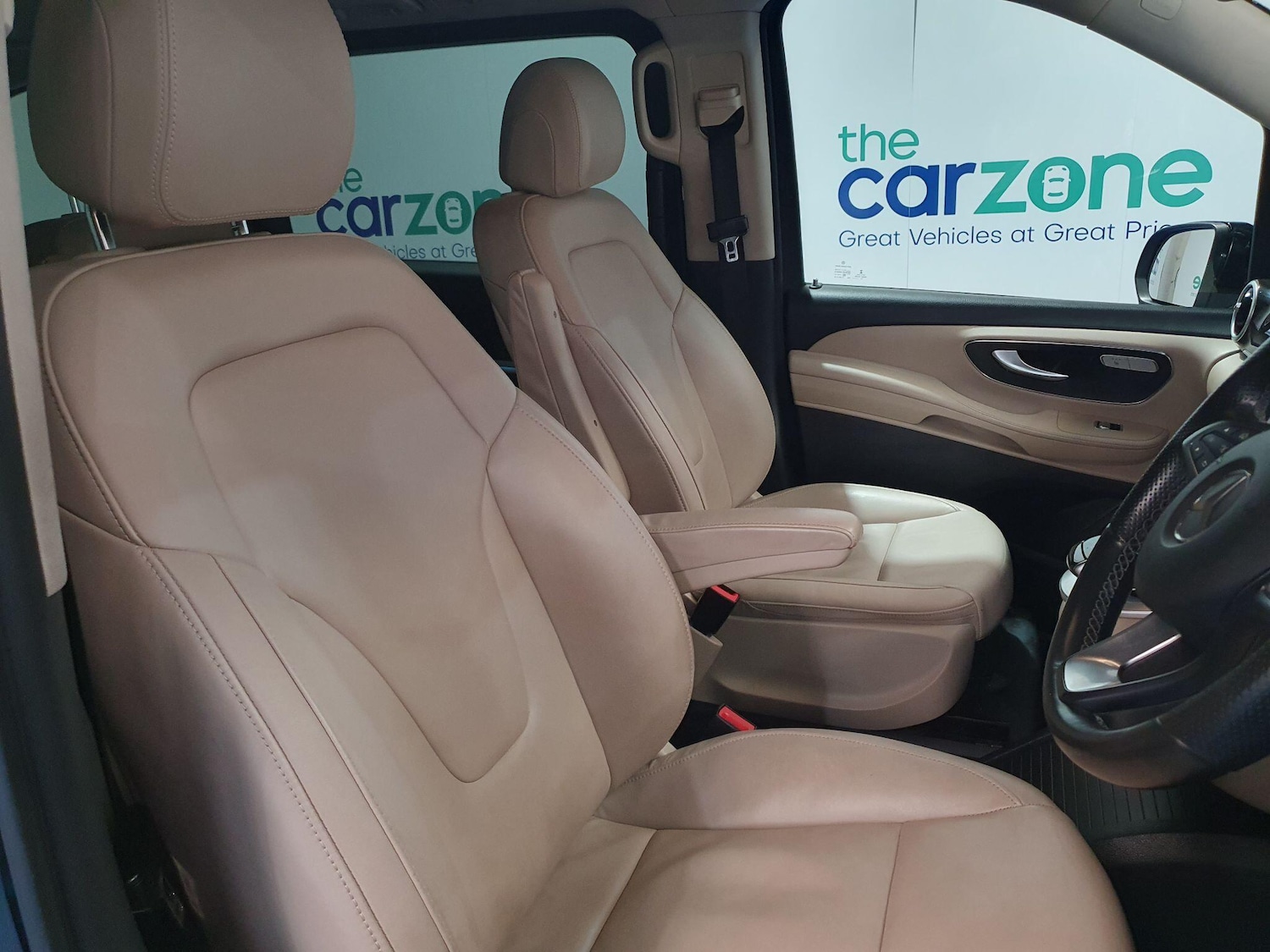 Used Mercedes-Benz V-Class 2016 for sale - 76667423: Photo 9