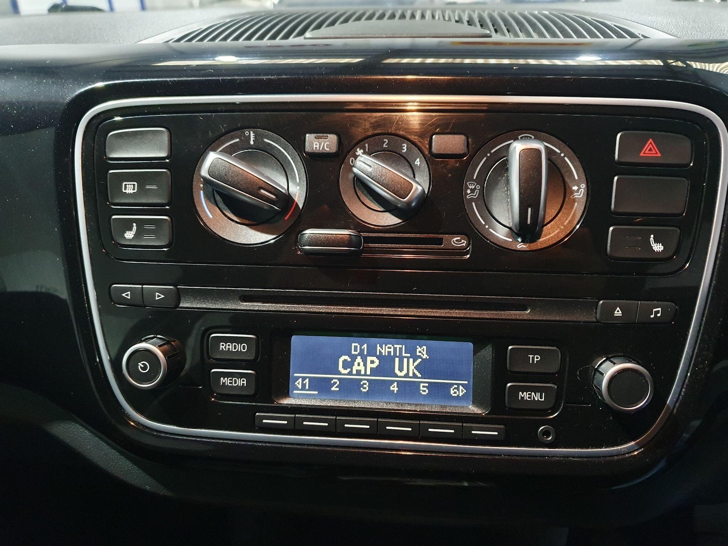 Used Volkswagen up! 2015 for sale - 77344109: Photo 11