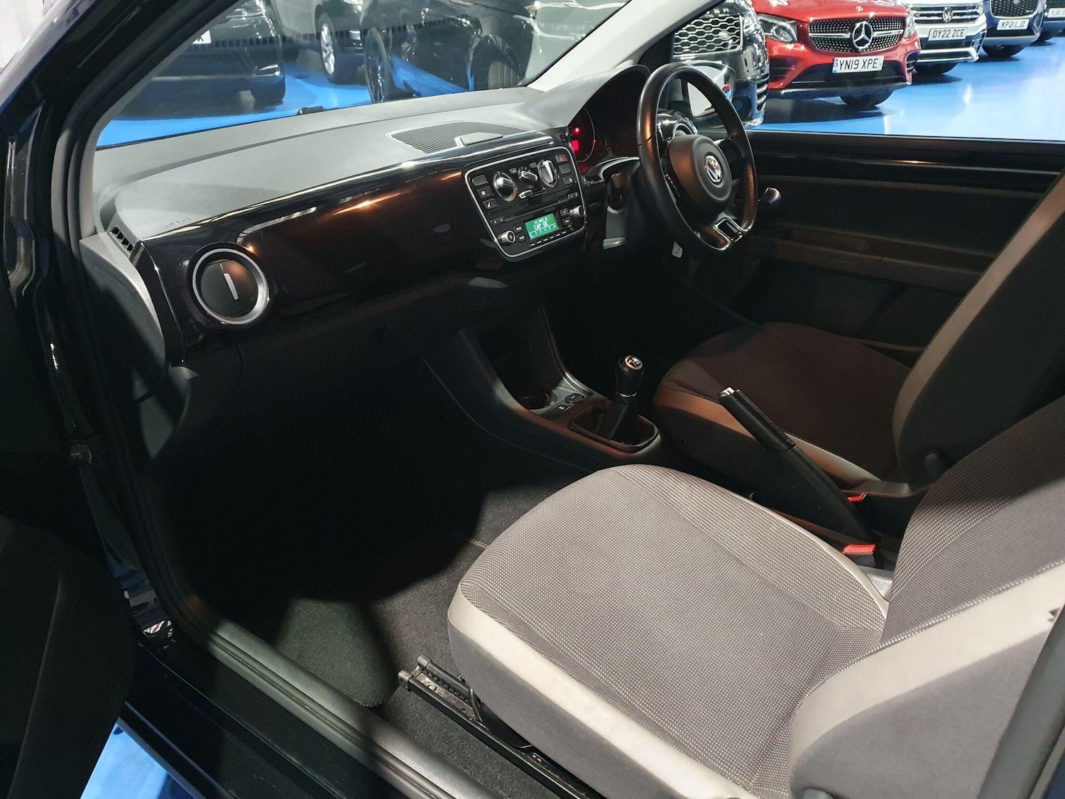 Used Volkswagen up! 2015 for sale - 77344109: Photo 14