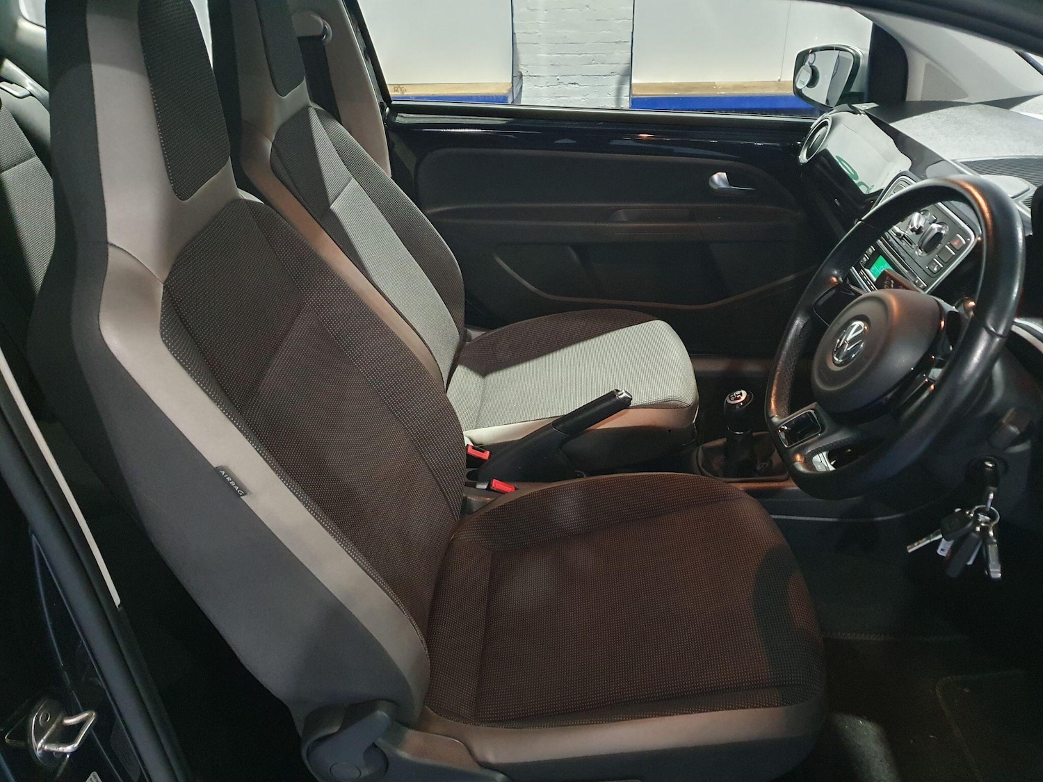 Used Volkswagen up! 2015 for sale - 77344109: Photo 8