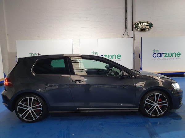 Used Volkswagen Golf 2016 for sale - 76200579: Photo 2