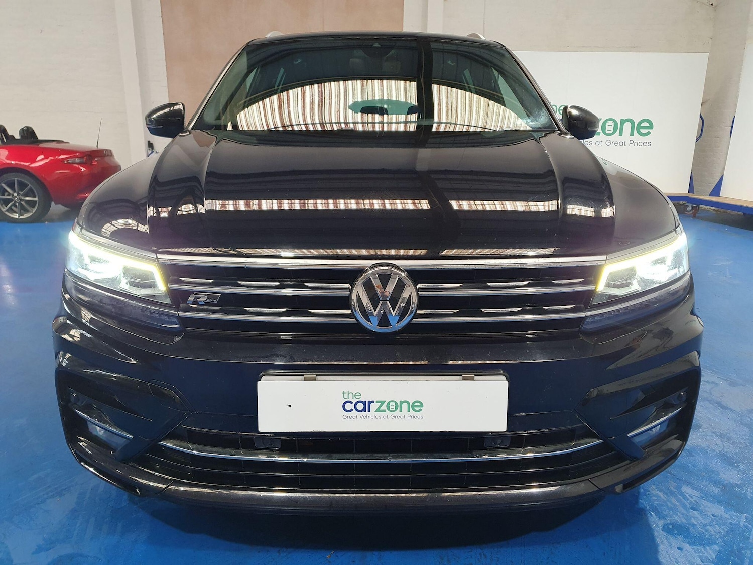 Used Volkswagen Tiguan 2018 for sale - 76898876: Photo 10