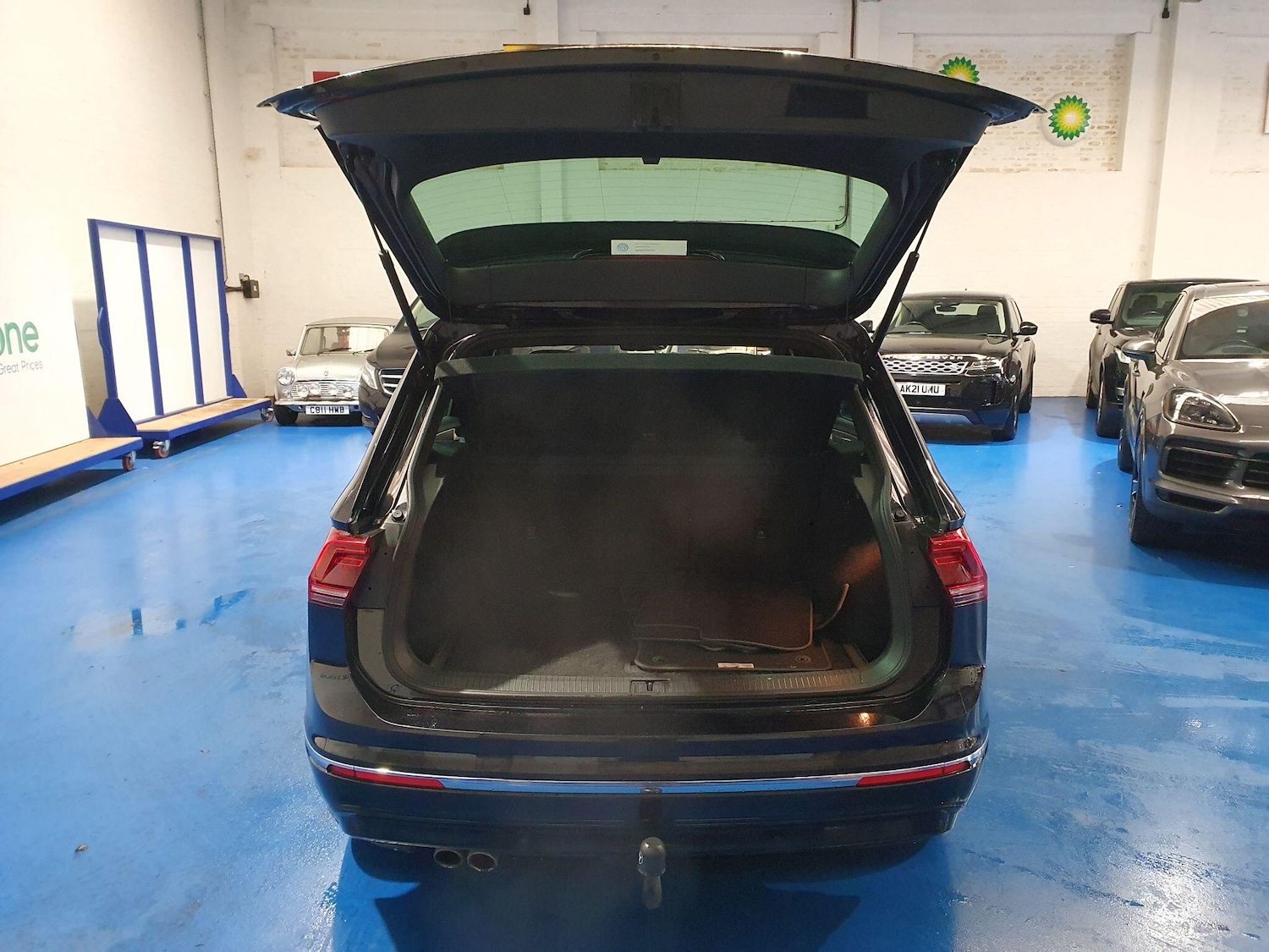 Used Volkswagen Tiguan 2018 for sale - 76898876: Photo 5