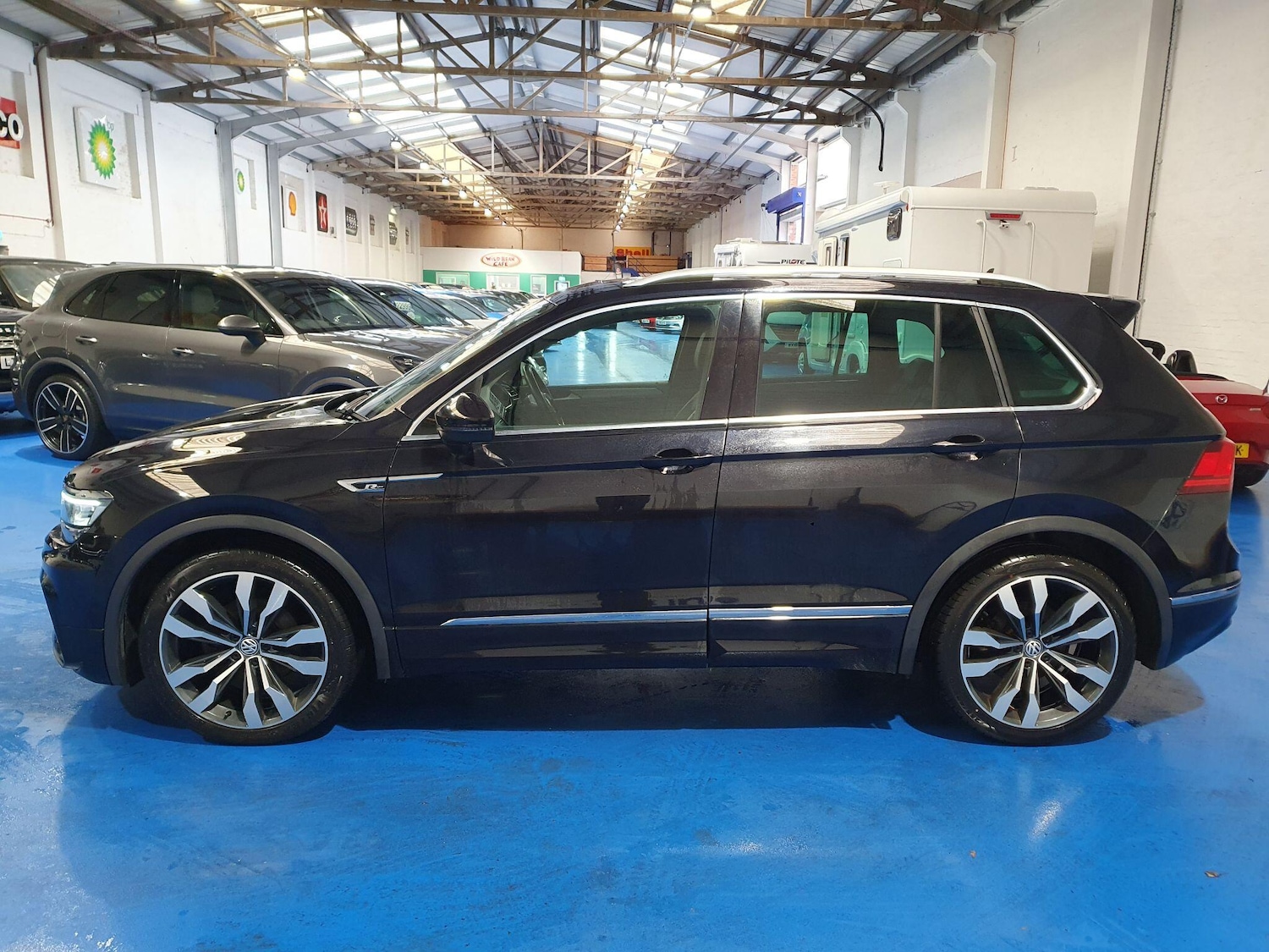 Used Volkswagen Tiguan 2018 for sale - 76898876: Photo 8