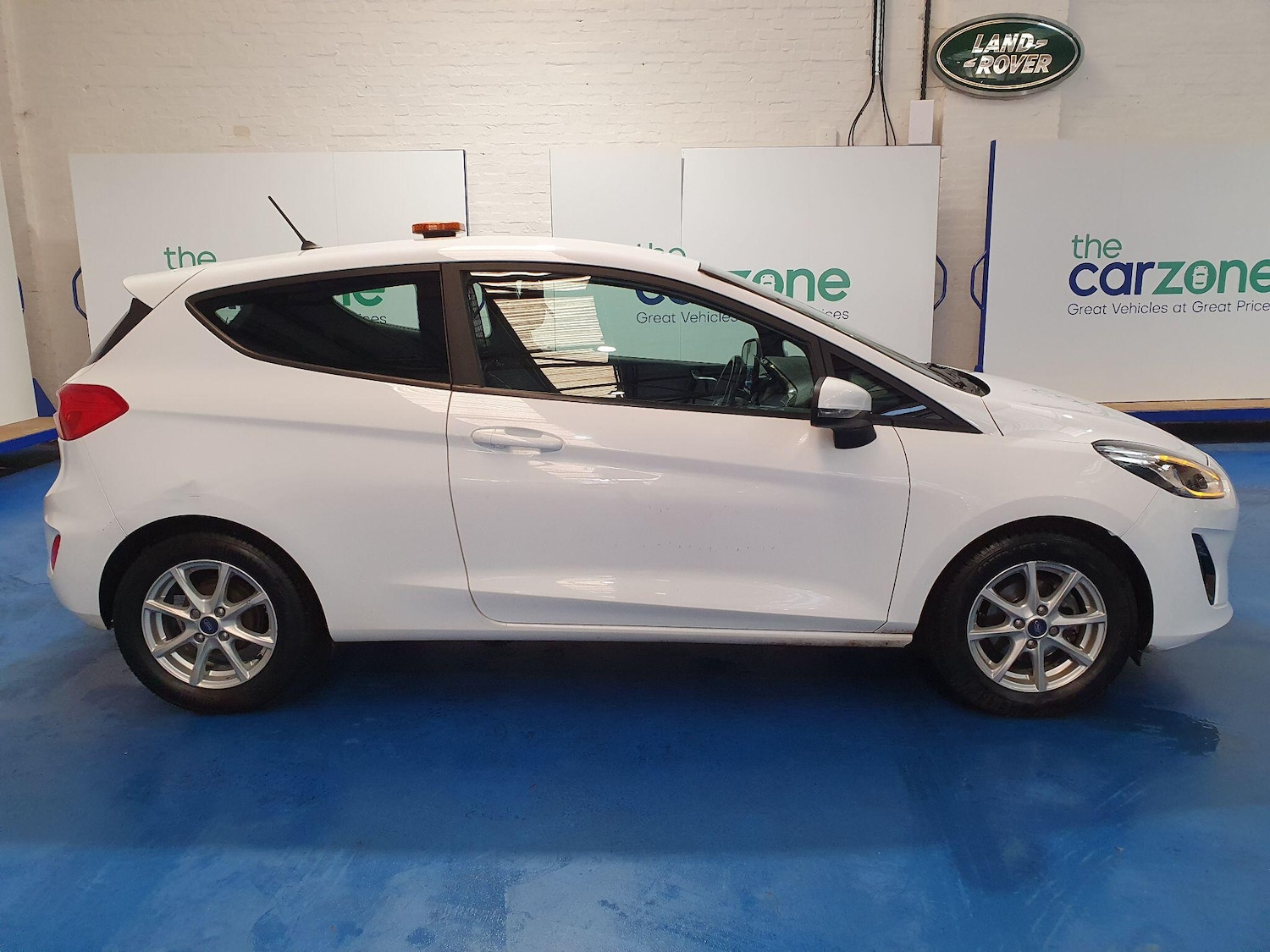Used Ford Fiesta for sale - 77216001: Photo 2