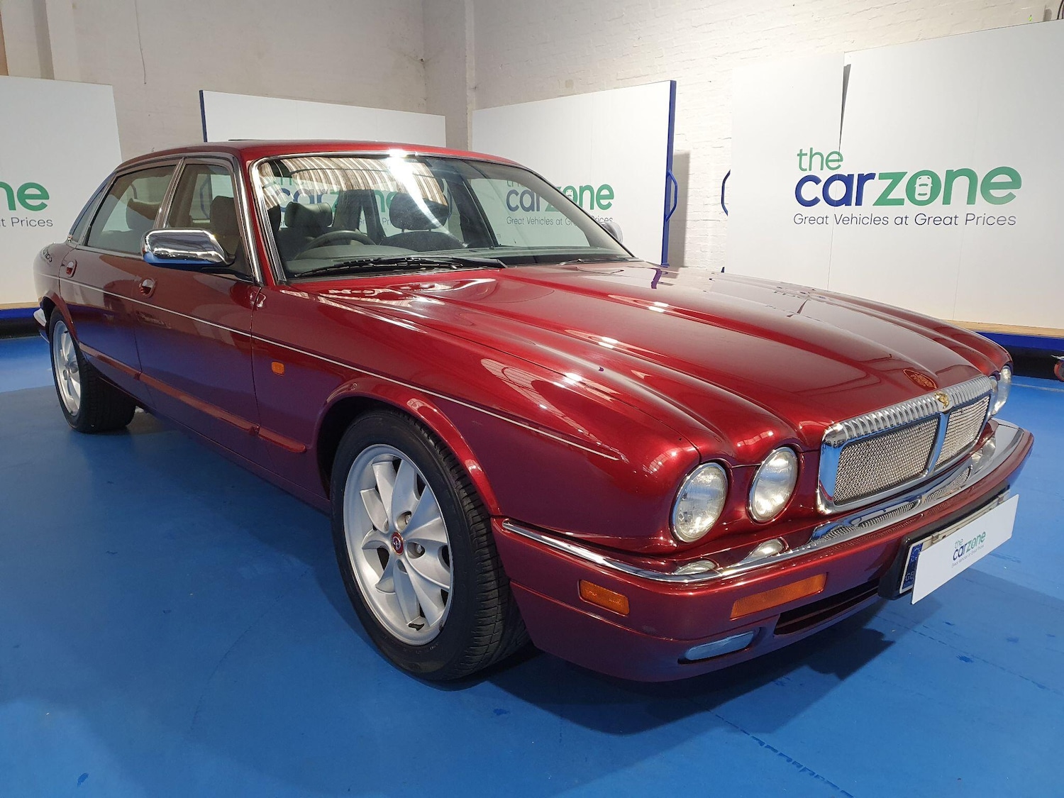 Used Jaguar XJ 2002 for sale - 78100323: Photo 1