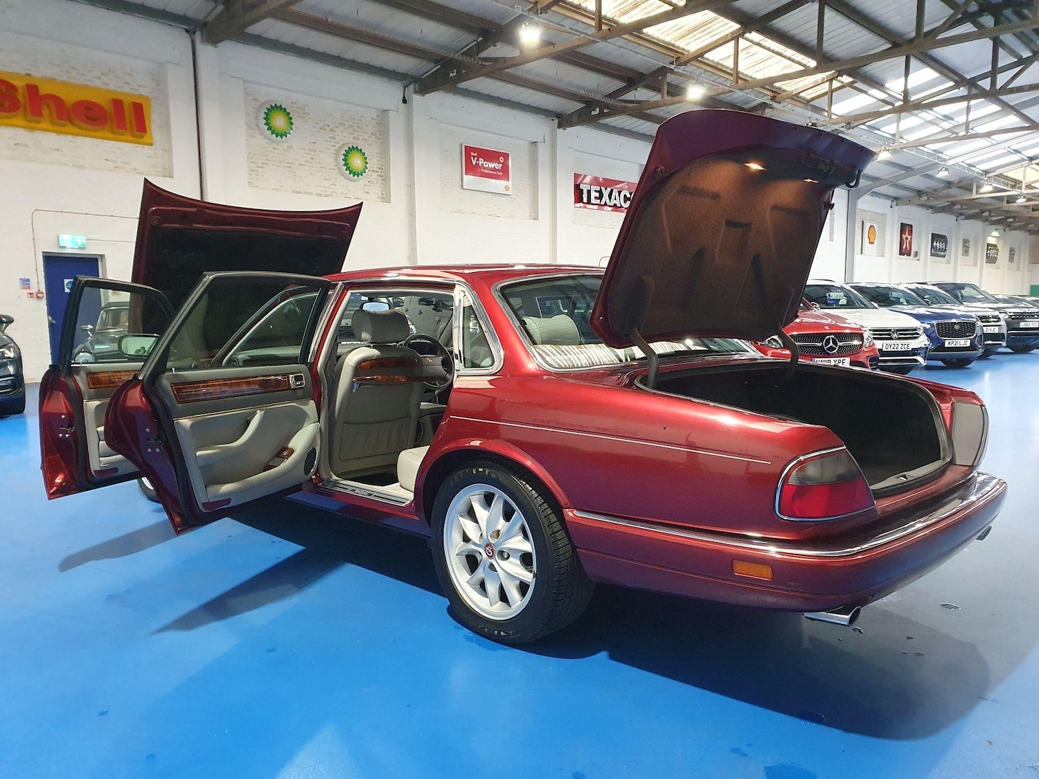 Used Jaguar XJ 2002 for sale - 78100323: Photo 11