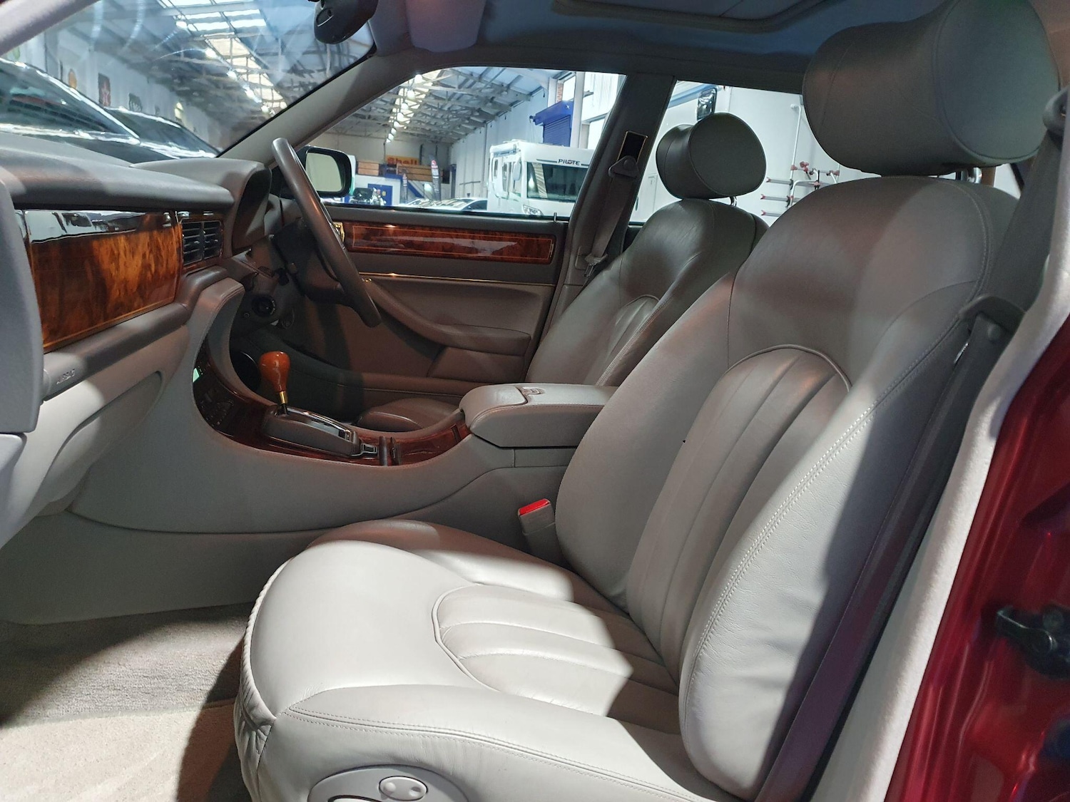 Used Jaguar XJ 2002 for sale - 78100323: Photo 17