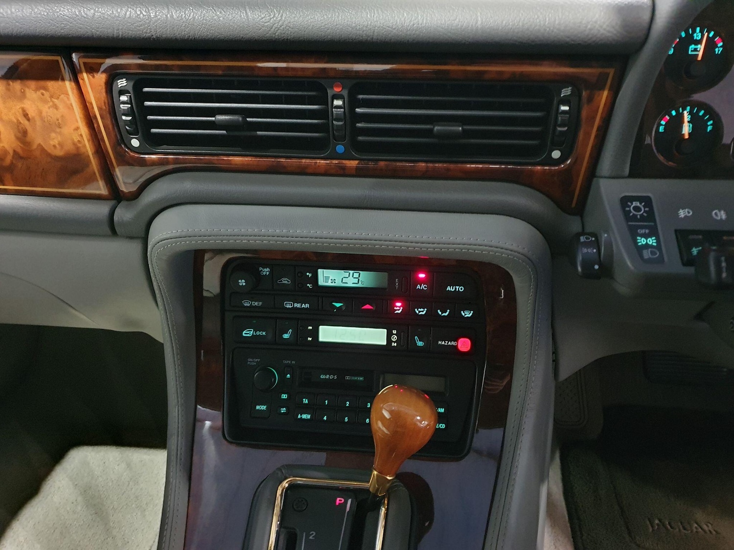 Used Jaguar XJ 2002 for sale - 78100323: Photo 20