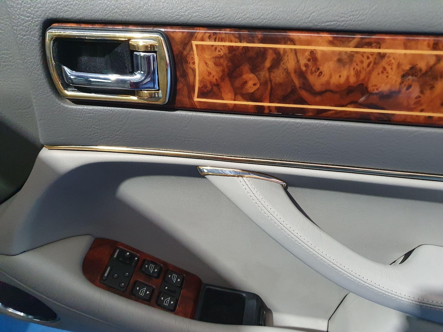 Used Jaguar XJ 2002 for sale - 78100323: Photo 24