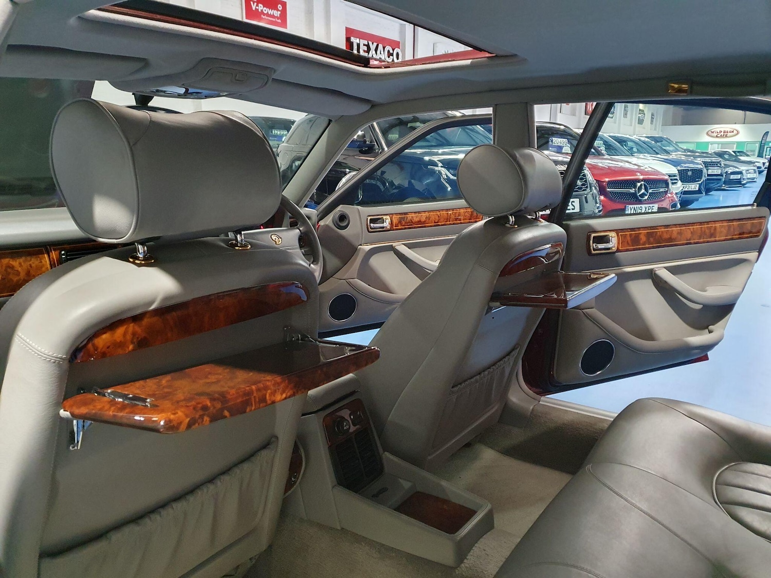 Used Jaguar XJ 2002 for sale - 78100323: Photo 28