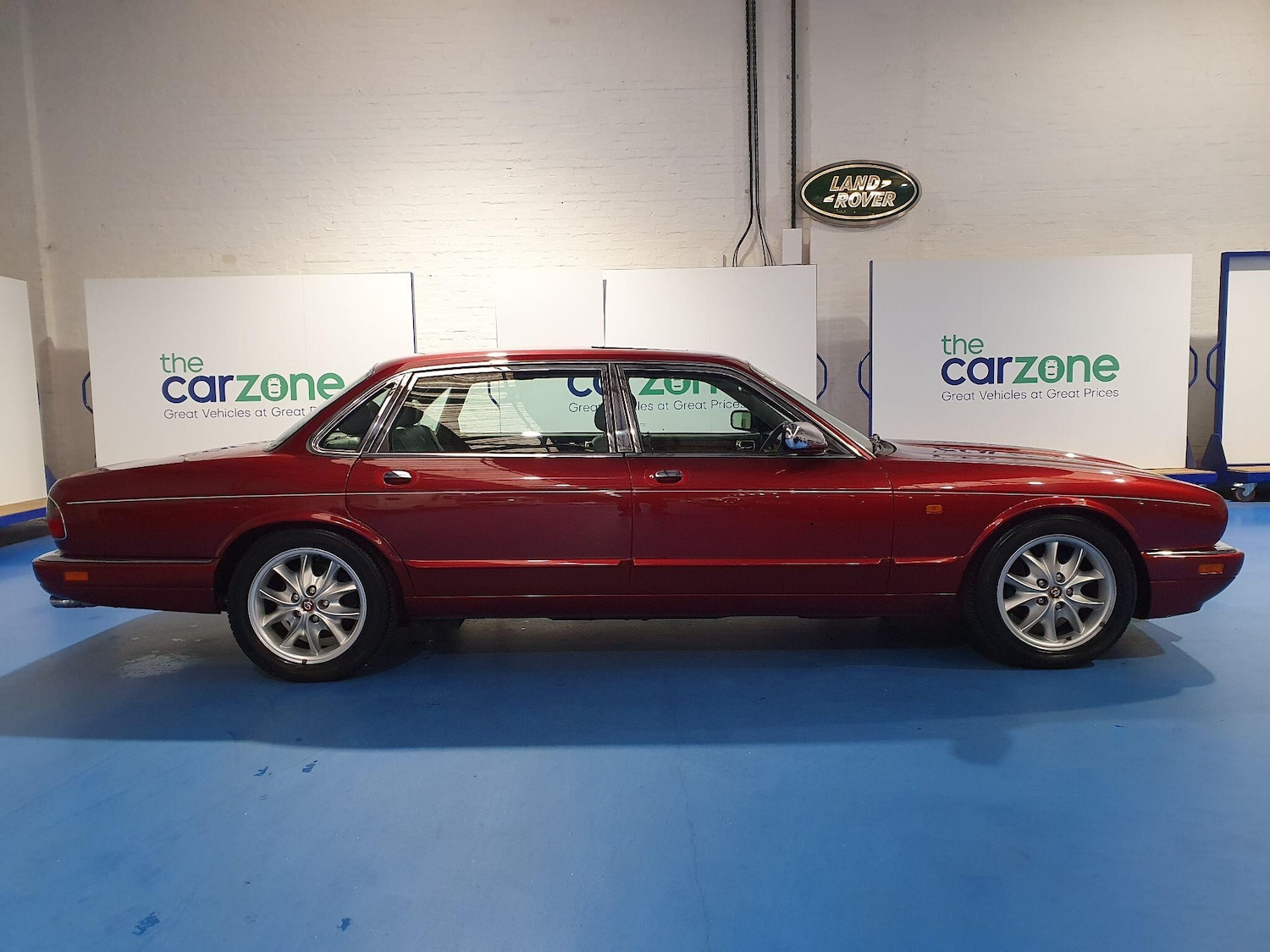 Used Jaguar XJ 2002 for sale - 78100323: Photo 3