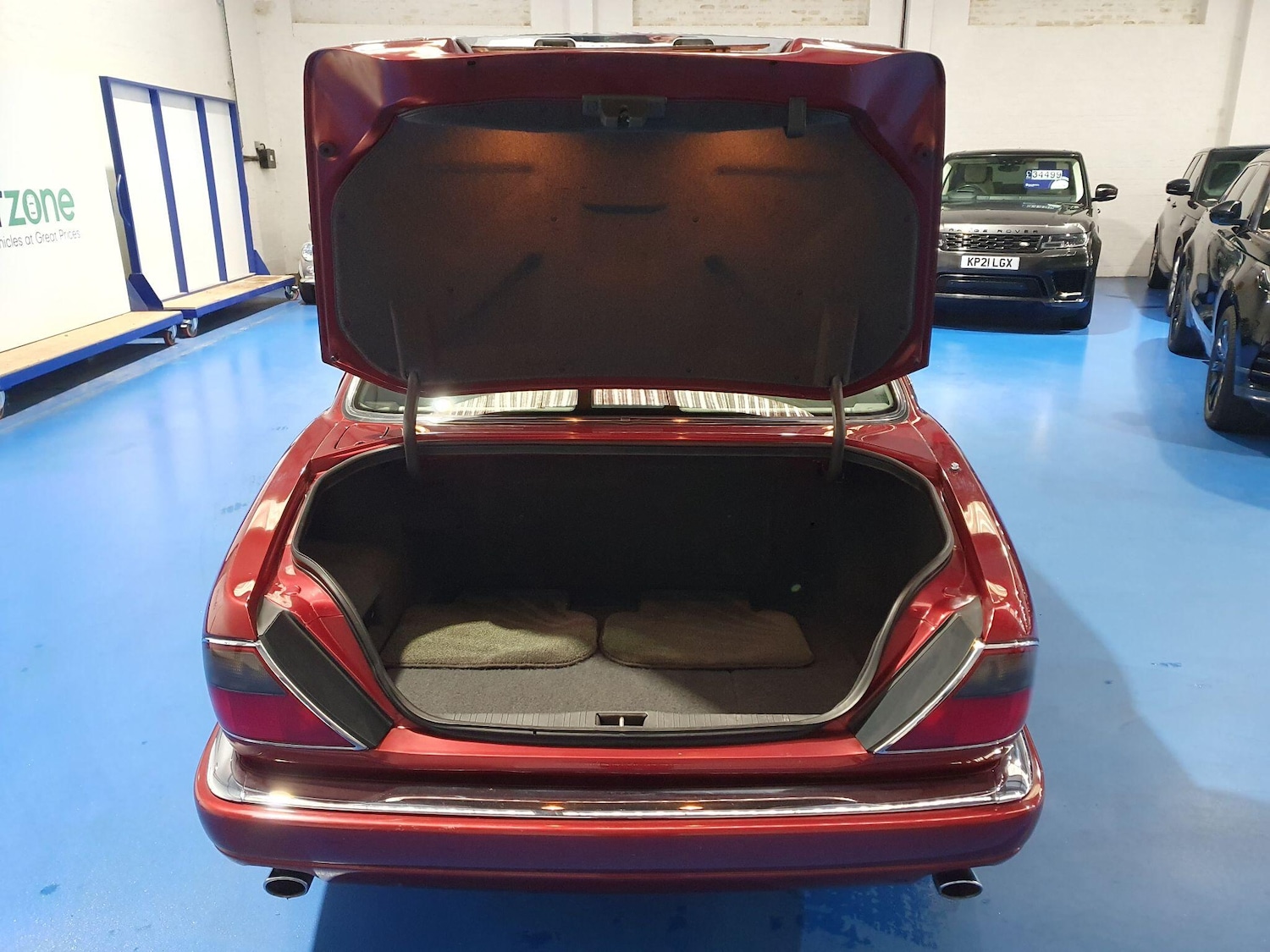 Used Jaguar XJ 2002 for sale - 78100323: Photo 7