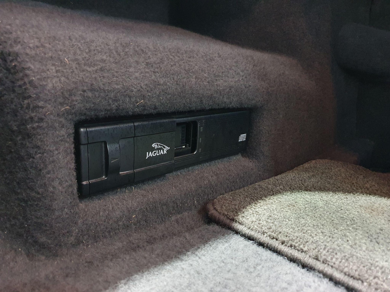 Used Jaguar XJ 2002 for sale - 78100323: Photo 9