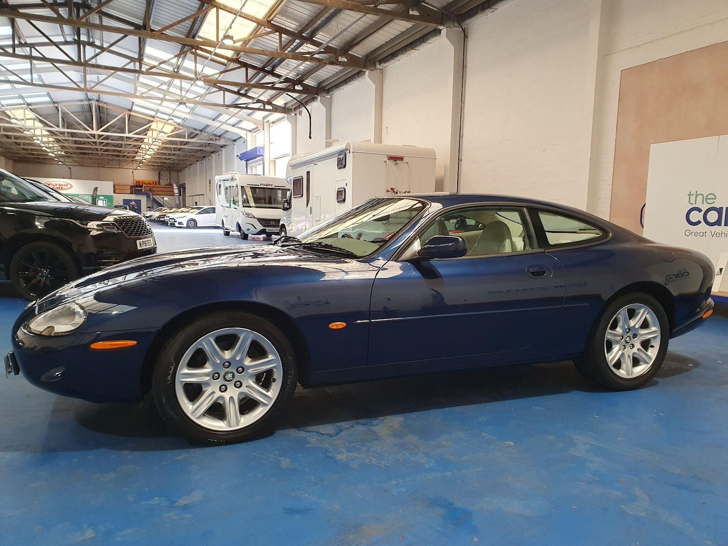 Used Jaguar XK8 1999 for sale - 77351579: Photo 10